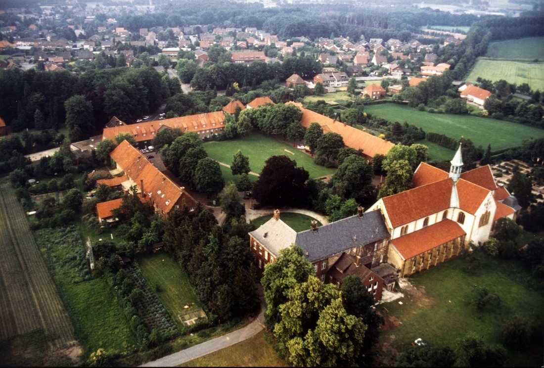 Luftbild Klosterhof Marienfeld